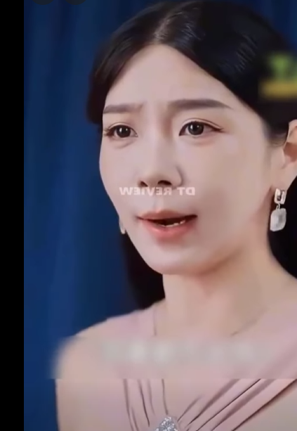 H2010003 Hiniling ng aroganteng babae na lumuhod ang flight attendant at humingi ng tawad sa kanyang aso part2