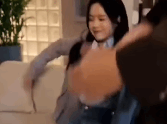 H2010005 Ibinigay ng prinsesa ang kanyang marangal na katayuan para pakasalan ang isang mahirap at pinagtaksilan part2