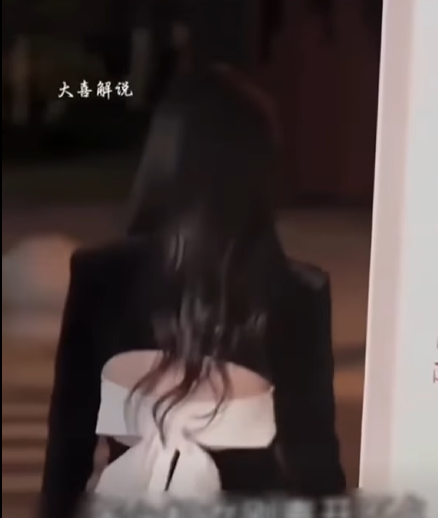 H2010002 Itinaas ng batang lalaki ang kanyang damit, ipinakita ang tiyan niyang nasipa ng takong ng kanyang madrasta part2