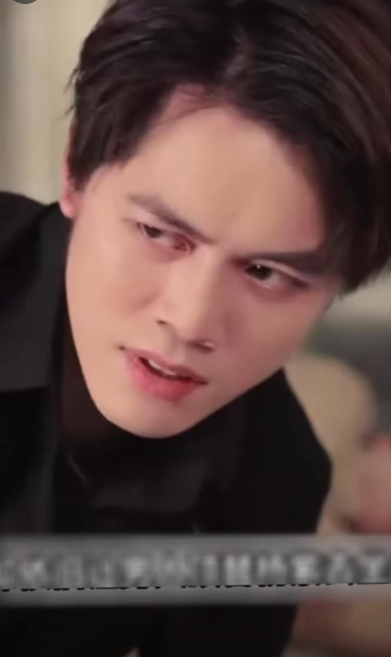 H2310002 Walang awang inihagis ng lalaki ang kanyang cellphone palabas ng sasakyan, pagkatapos ay sumama sa kanyang guro papuntang France part2