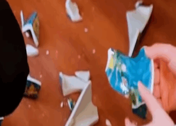 H2510002 Ang batang lalaki ay may mahiwagang mga mata na nakakakita sa lahat ng bagay part2