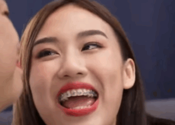 H2610010 Ang daya ay ang saktan ang mga taong nalulungkot at nakakasakit sa kanilang mga magulang