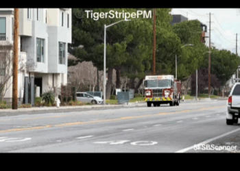 H2810004 Santa Clara Fire Engine responding