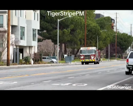H2810004 Santa Clara Fire Engine responding