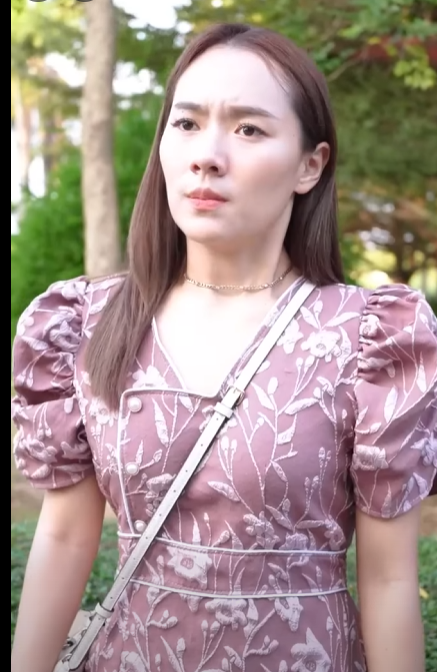 H1304012 12 tagakolekta ng basura ang nagdadala sa dalaga papunta sa opisina part2