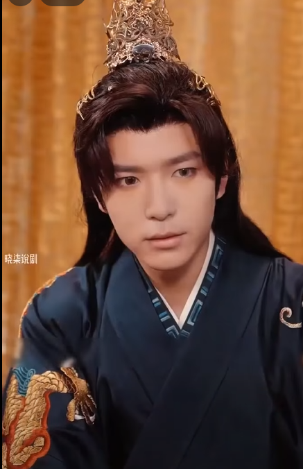 H3010005 Hinawakan lang ng babae ang kanyang pulseras, sa sumunod na segundo, bigla siyang napadpad sa paliguan ng sinaunang emperador part2