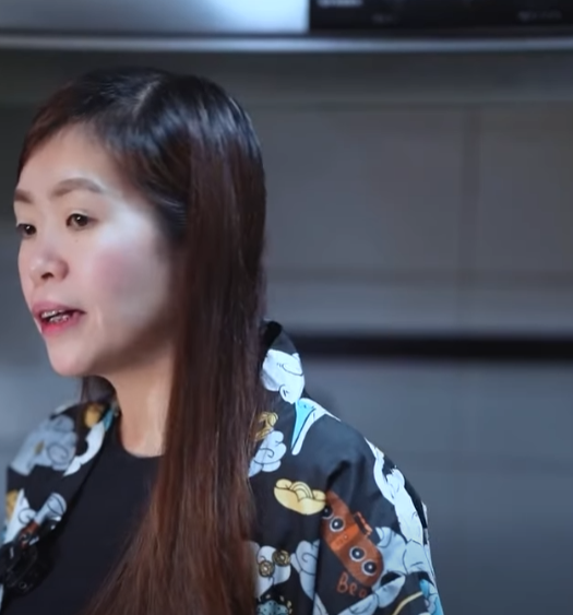 H3110003 Anak pinilit sumali sa beauty pageant