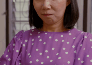 H3110003 Tatlong pusa ang gustong kontrolin si Nat, kaya kinailangan nilang makilala ang isang taong walang tirahan