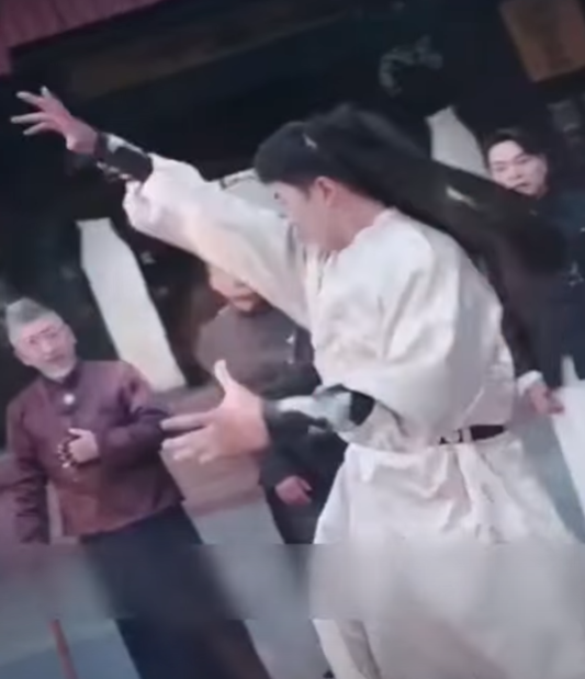 H0111003 END Ang Itinuturing na Walang Silbi, Biglang Nagtago ng Lakas at Isang Suntok ang Bumagsak sa Makapangyarihang Monghe part2