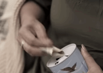 H1910006 Lola, pinaläyas ng apo sa bahay part2