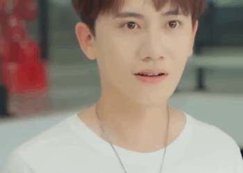 H2111005 Biglang natagpuan ng binata ang kanyang amang nawawala ng limang taon sa isang misteryosong salamin