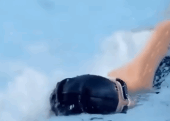 H2111005 Araw araw dala ng babae ang toneladang bakal paano nangyari yon part2