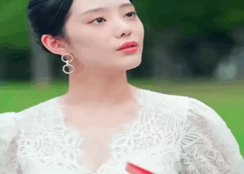 H0411005 Isang batang babae ang hinayaan ng kanyang nakababatang kapatid na part2