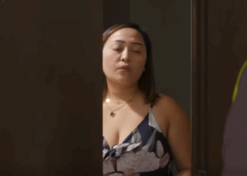 H2511003 DELIVERY BOY AYAW BAYARAN ANG FOOD NG MGA CHIX DAHIL LATE part2