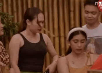 H0211003 Teenager na malaki ang boöbs, Pinagtawänan ng ex ng boyfriend