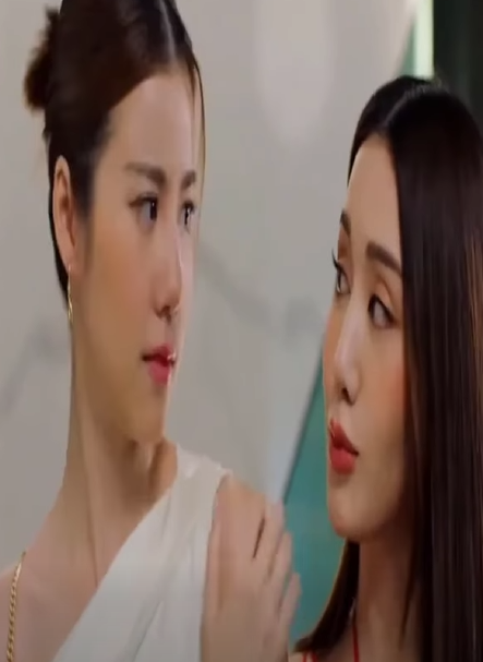 H0611001 Nagbihis ang tatlong babae para pumunta sa bar, at kinabukasan ay may nangyaring kakaiba