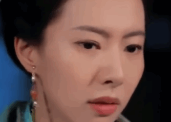 H0811001 Ang buntis na babae ay handa nang kumain ng masustansyang pagkain na inihanda ng mga katulong part2