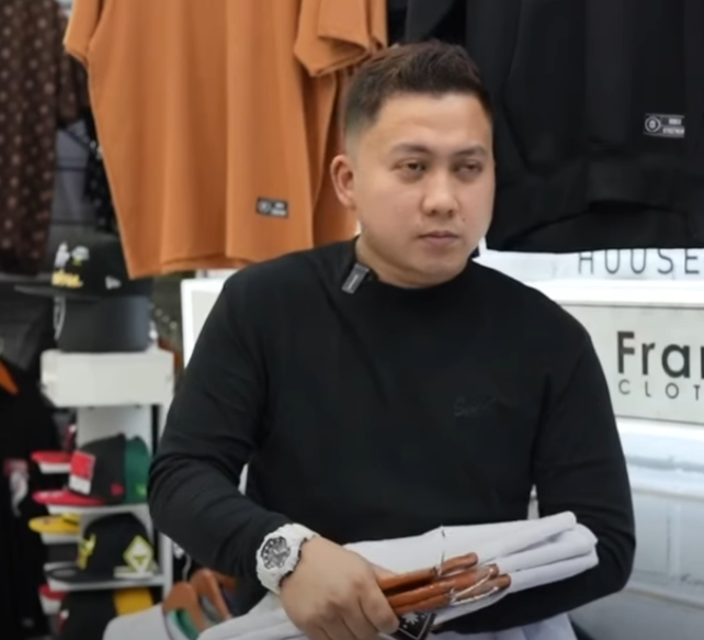 H1011004 CHIX NILAIT ANG MADUNGIS NA CUSTOMER DAHIL WALA DAW SYANG CREDIT CARD part2