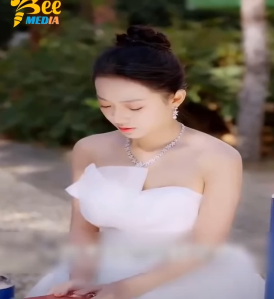 H1211001 Sa kasal ay hindi sumipot ang nobyo kaya lumapit ang dalaga sa kakaibang part2