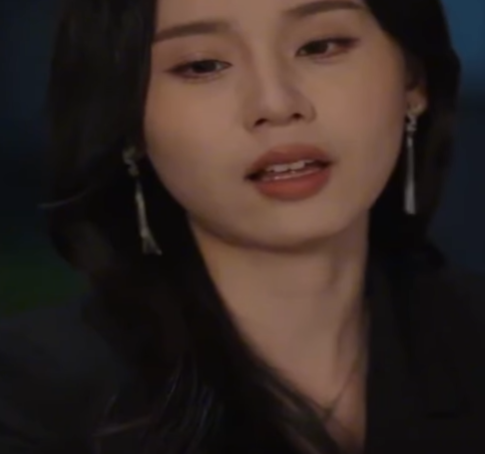 H1511003 Tinugis ng babaeng presidente ang tiyuhin ng security guard na nagligtas sa kanya nang hindi alam ang tunay na pagkatao nito part2