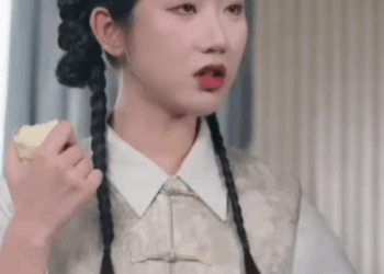 H1811005_ Babaeng nakatira sa bundok ikinasal sa CEO upang iligtas siya mula sa kamatayan. TikToker Life_part2