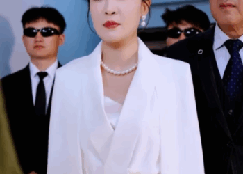 H1811004 Natuklasan ng babae ang kanyang tunay na pagkakakilanlan, siya pala ang nawalay na anak ng CEO