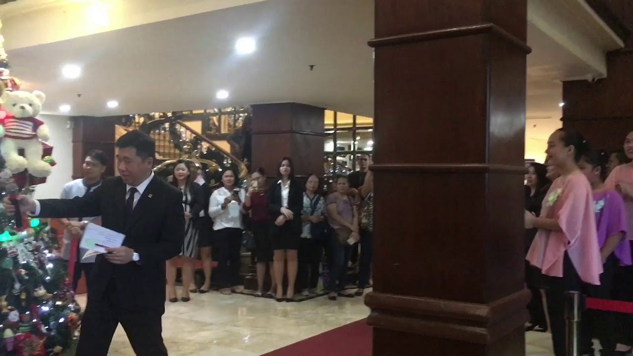 CHRISTMAS SPIRIT AT BAYVIEW PARK HOTEL MANILA!