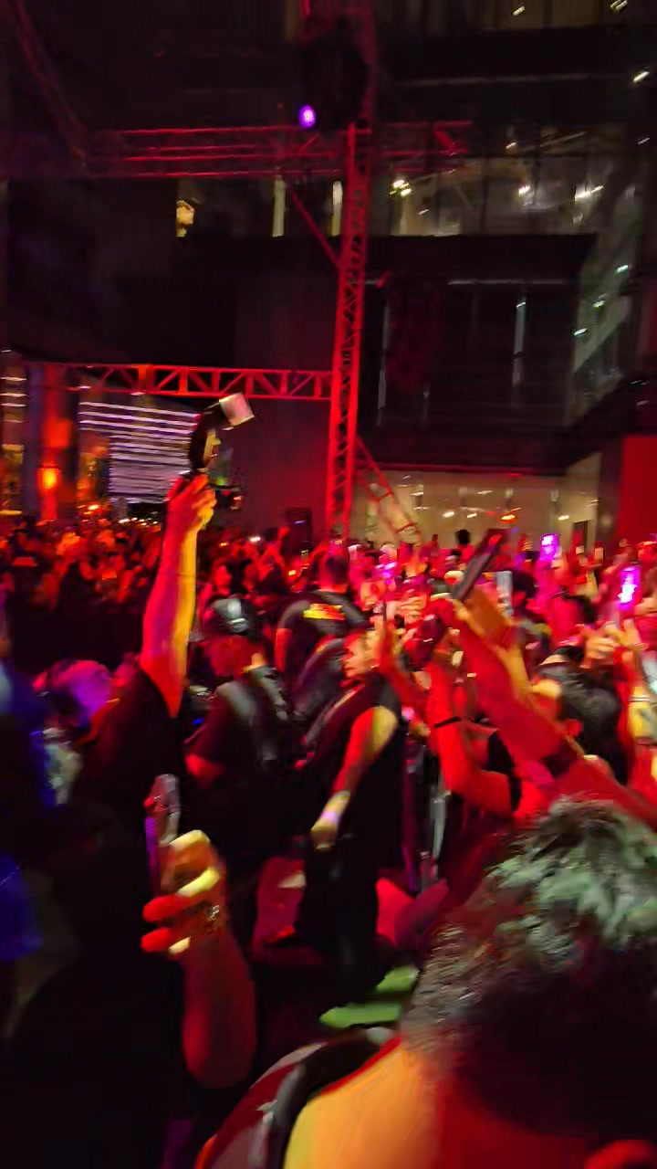 **WIN FREE TICKETS to the Broken Hearts Club Concert 2026! 🎟️💖