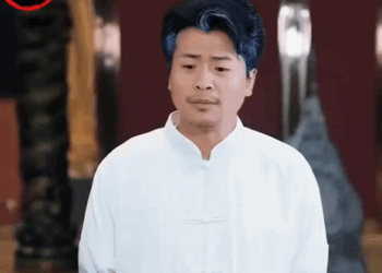 H0312002 END Dahil sa sobrang bilis ng paglipad, diretsong bumangga ang lalaki sa locker room ng magandang babaeng guro! part2